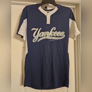 New York Yankees Shirt. Size:S.